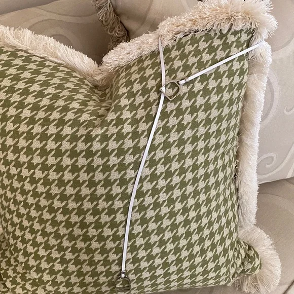 Leather Lariat (Breeder’s Cup) - Picture 2 of 2